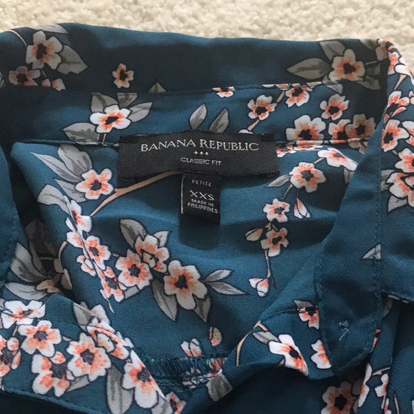 Banana Republic Blue Floral Blouse - Picture 2 of 3